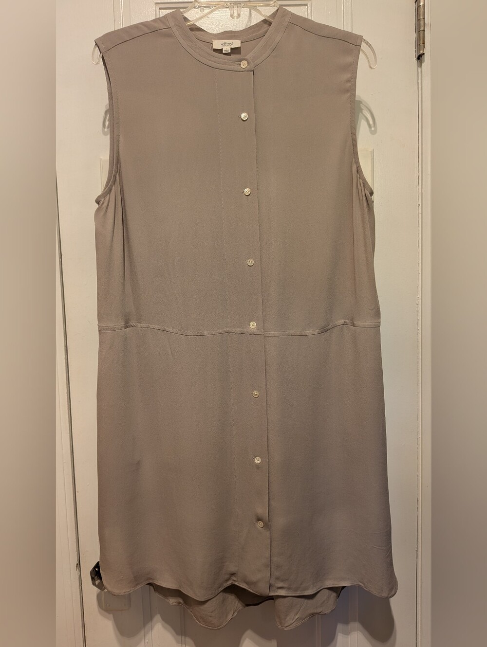 Classy Wilfred Taupe Sleeveless Button-Down Shift Dress